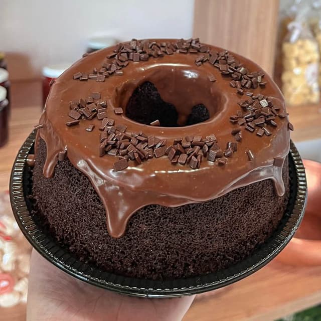 Bolo caseiro com cobertura / Chocolate